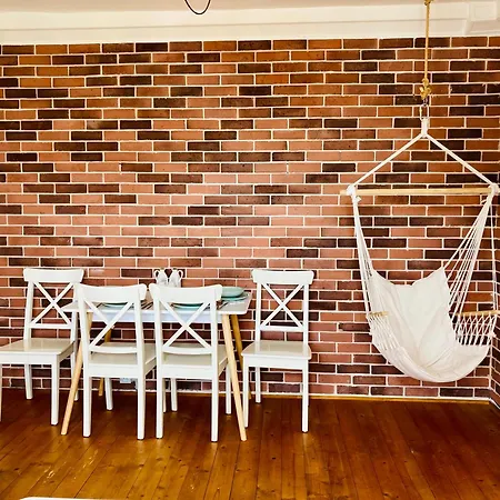 Cozy Vibe Apartment With Amazing Terrace Near Main Stadiums 布拉迪斯拉发