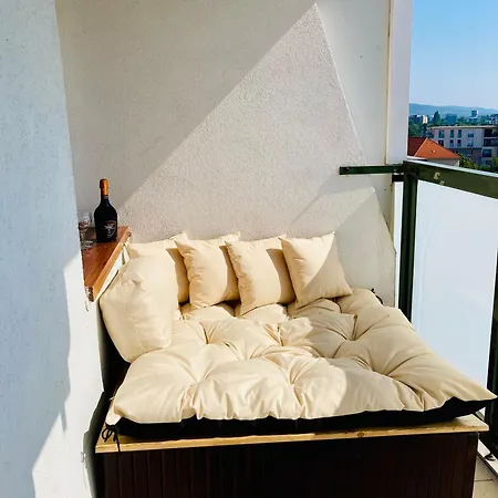 Cozy Vibe Apartment With Amazing Terrace Near Main Stadiums 公寓 *